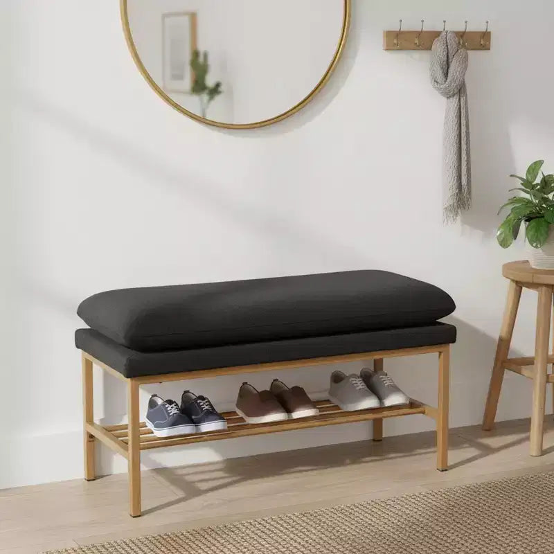 Banc à chaussures rembourré avec cadre en métal et étagère inférieure